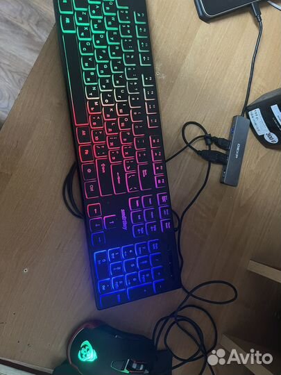 Игровая клавиатура и мышь