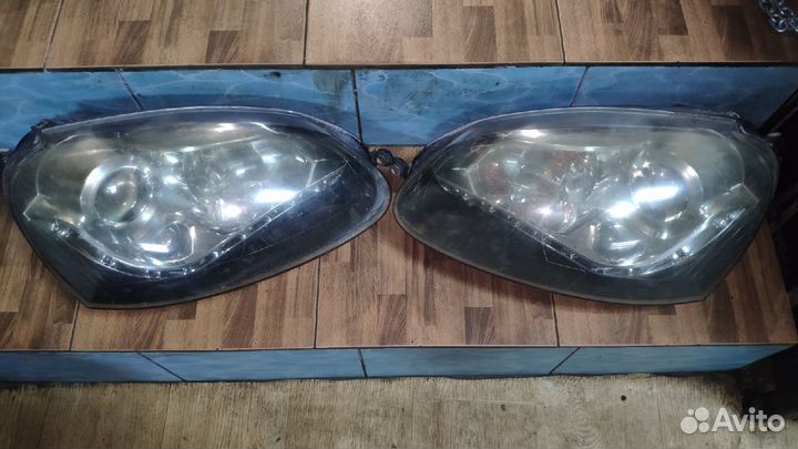 Фары Volkswagen Golf 5