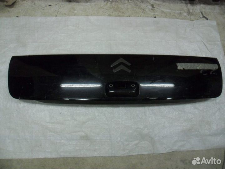 Citroen C4 Накладка двери багажника 2004-2010год