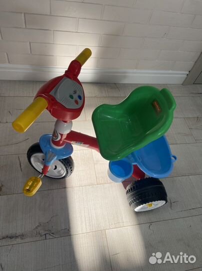 Трехколесный велосипед со звуковым модулем