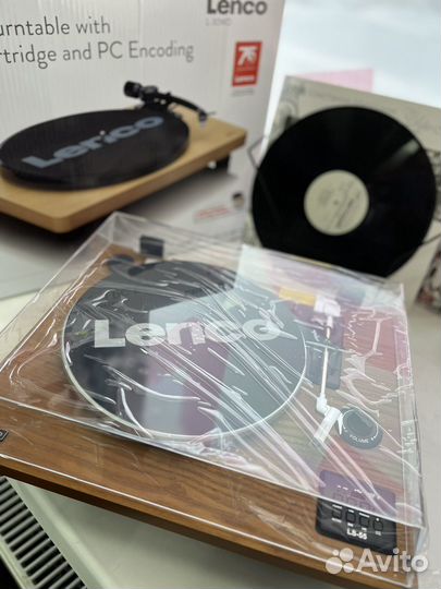 Виниловый проигрыватель