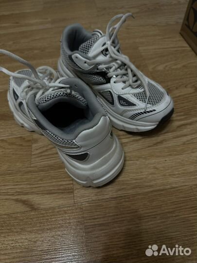 Кроссовки женские 37 размер