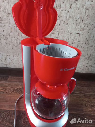 Кофеварка капельная новая