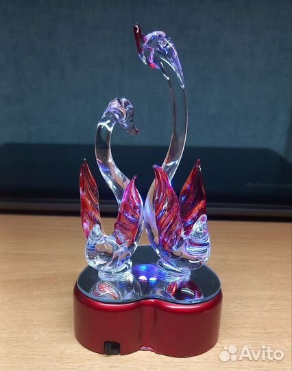 Статуэтка лебедь