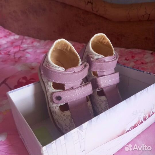 Сандалии для девочек