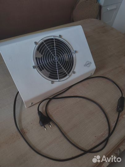 Маникюрный пылесос Cosmos, подставка, лампа