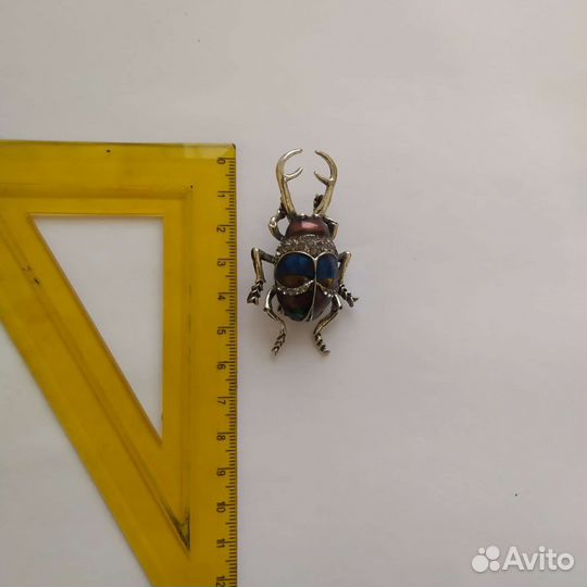 Брошь