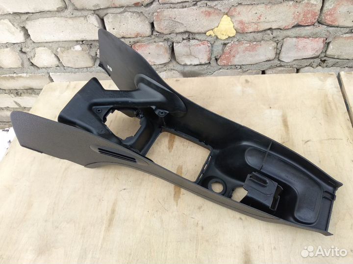 Консоль центральная Пежо 206