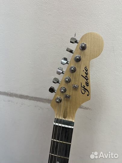 Электрогитара новая