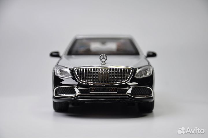 Модель авто Mercedes-Maybach S 600 (X222) 1:24 мет