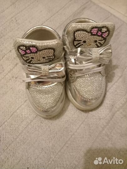 Кроссовки детские