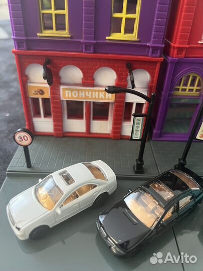 Машинки и домик