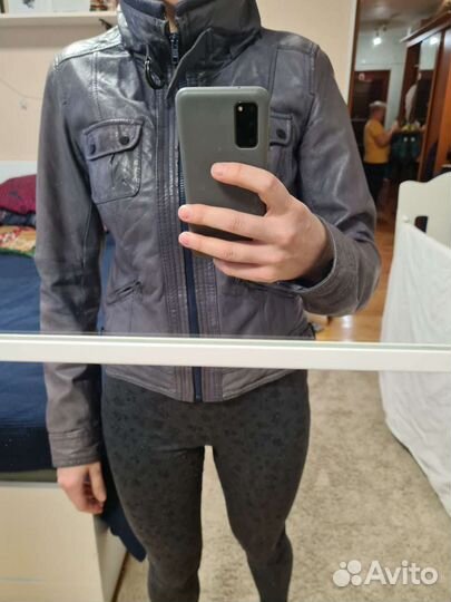 Кожаная куртка размер М