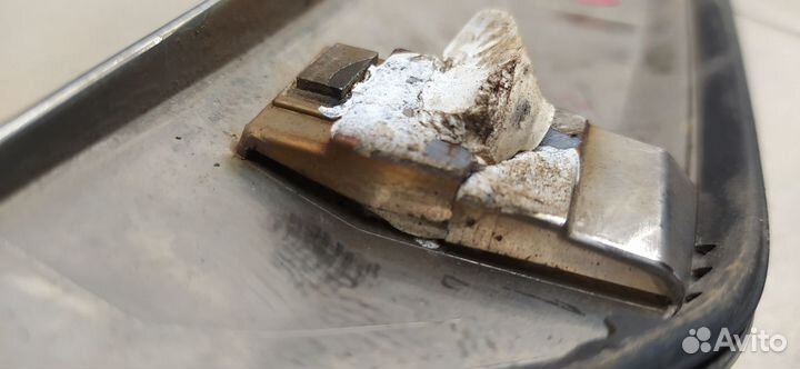 Б/У Б/У Накладка крышки багажника дефекты.царапины