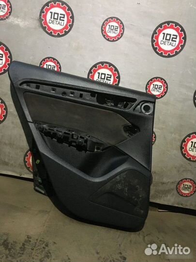 Обшивка двери задняя левая Audi Q5