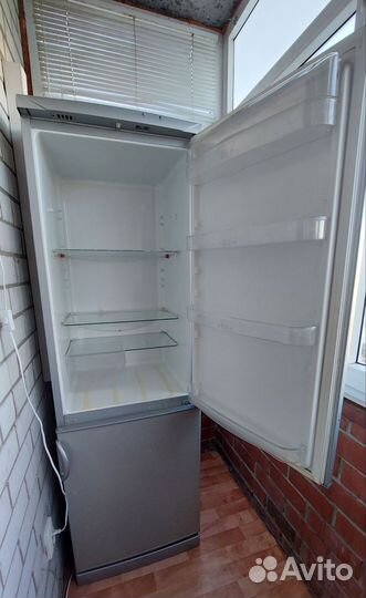 Холодильник zanussi