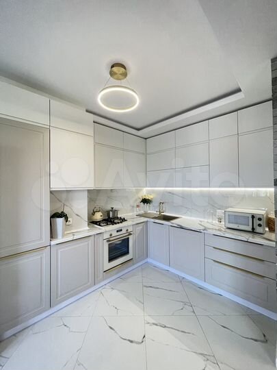 3-к. квартира, 100 м², 9/10 эт.