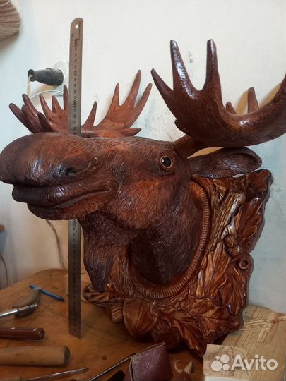 Лось из дерева