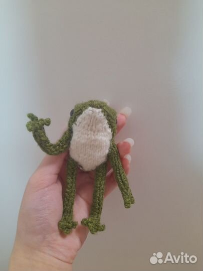 Вяжу милых лягушек