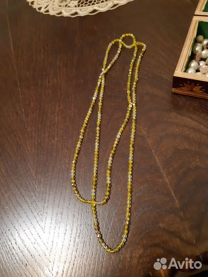 Бусы блестящие 2 нитки разной длины без застежки