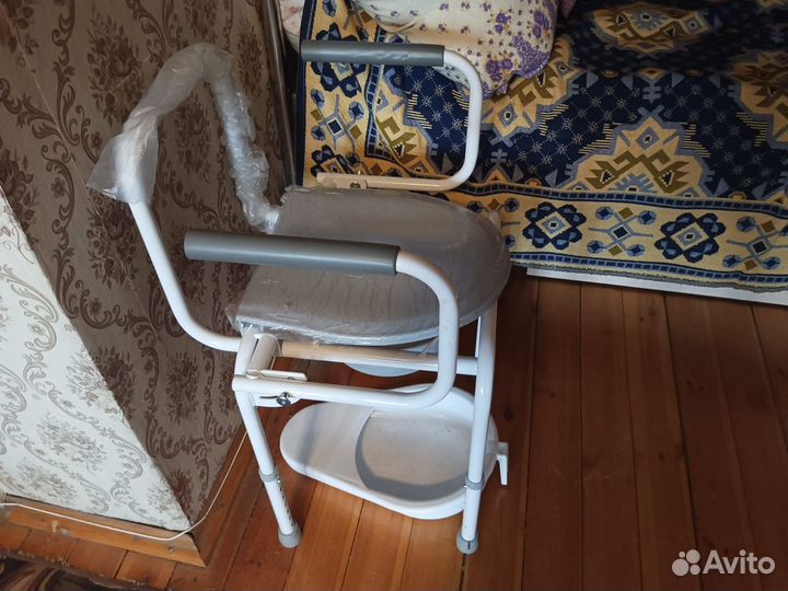 Кресло-туалет для пожилых