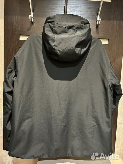 Продам куртку женскую