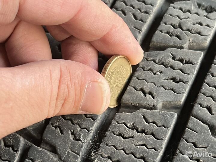 Dunlop SP Winter Ice 01 215/50 R17