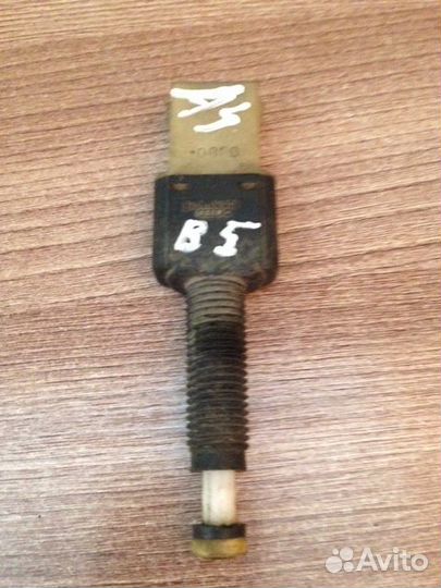 Датчик педали сцепления Audi A4 8D0911807B