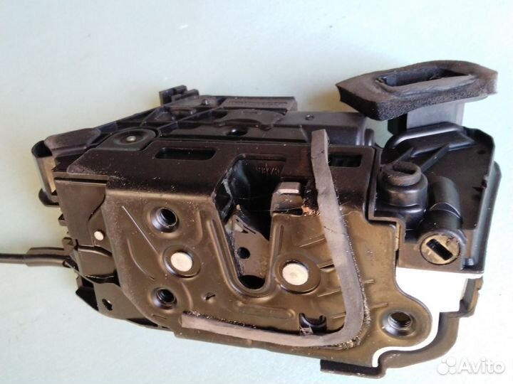 Замок задней правой двери Rapid