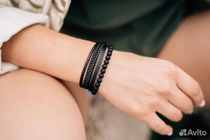 Кожаный браслет с камнем