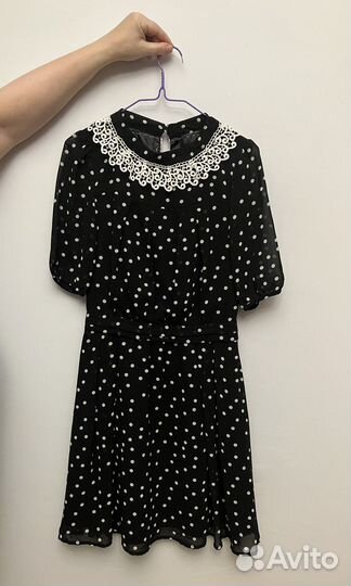 Платье чёрное в белый горошек 42