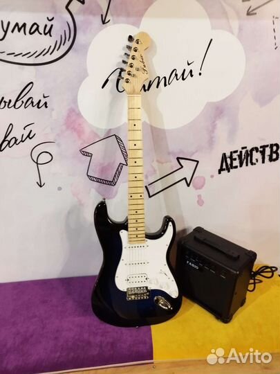 Электро гитара с комбиком и комплектом 4 в 1