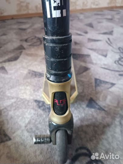 Трюковой самокат Explore