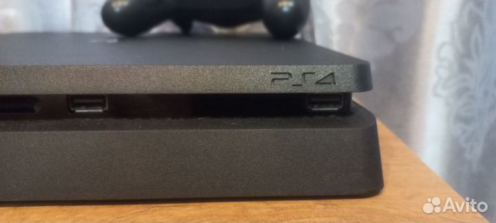 Sony playstation 4 slim