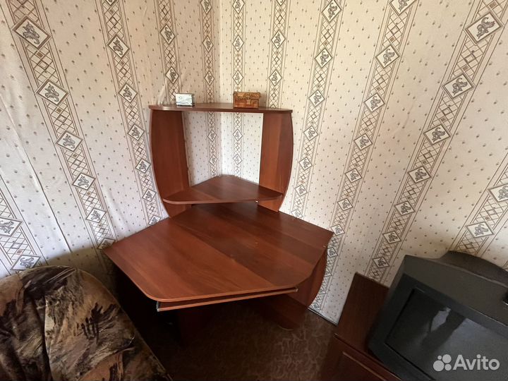 Компьютерный стол