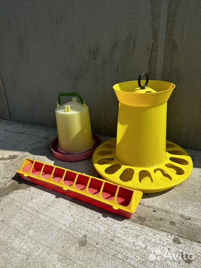 Кормушка для кур