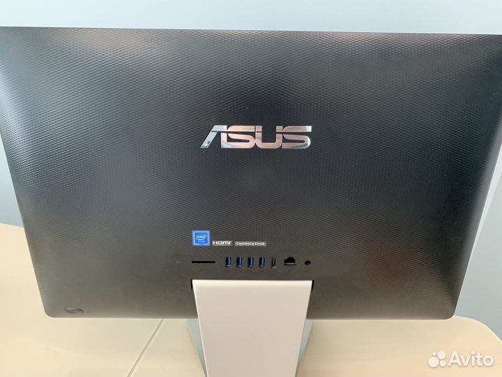 Моноблок Asus V221iduk-BA018D