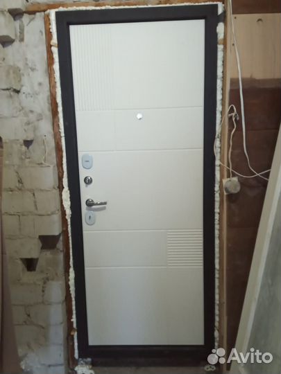 Входная металлическая дверь 