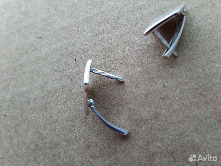 Серьги ромбы новые