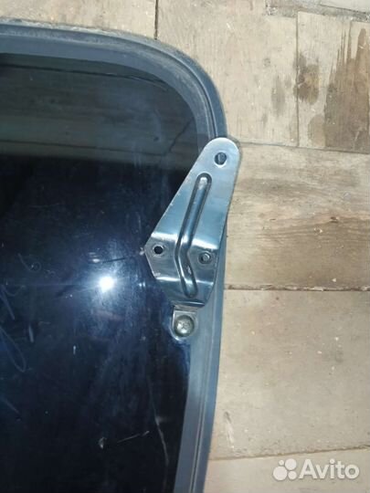 Стекло заднее левое Toyota Hiace 1996г