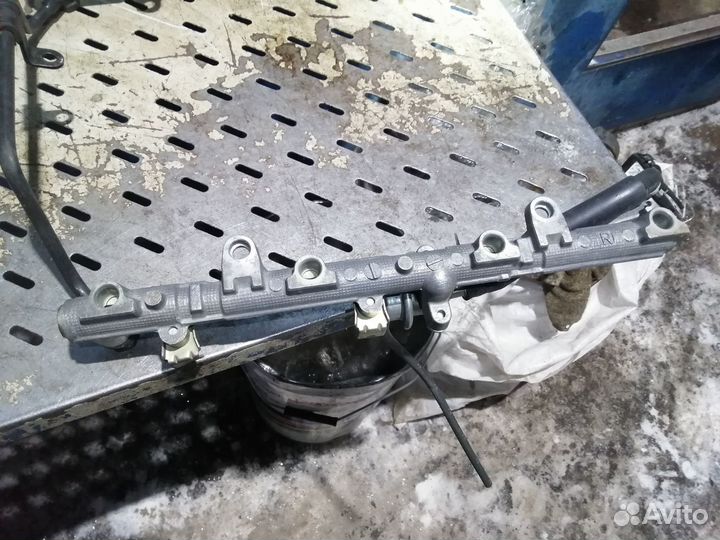 Топливная рампа 2UZ-FE Toyota Lexus