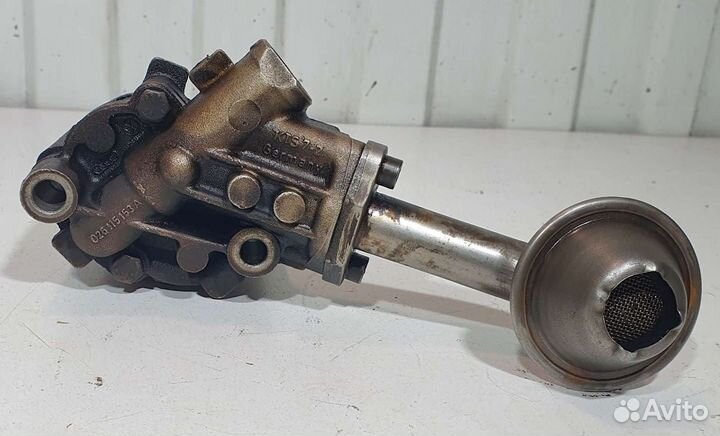 Насос масляный Volkswagen Passat B3 1,8