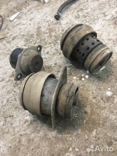 Опоры двигателя гольф 3, пассат 4