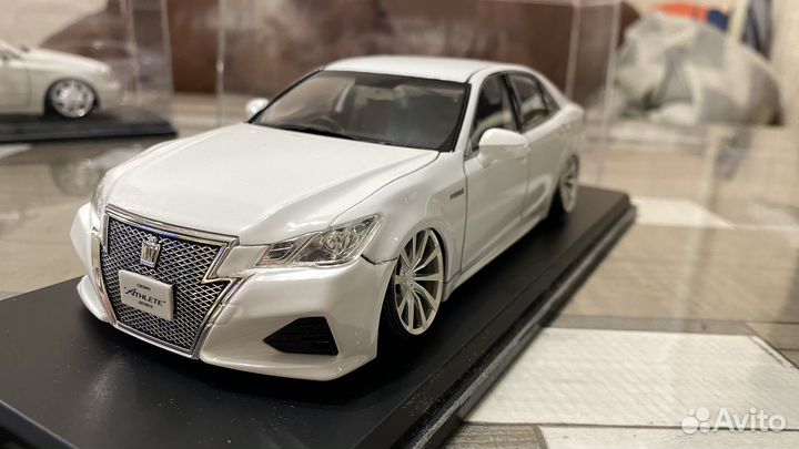 Toyota Crown Hibrid 1/24 Модель