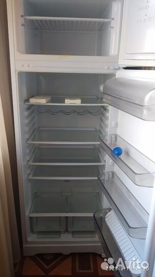 Холодильник бу Ariston rmtan570019