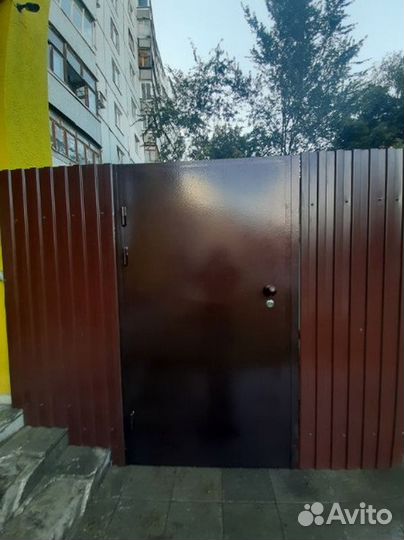 Стальная дверь-перегородка