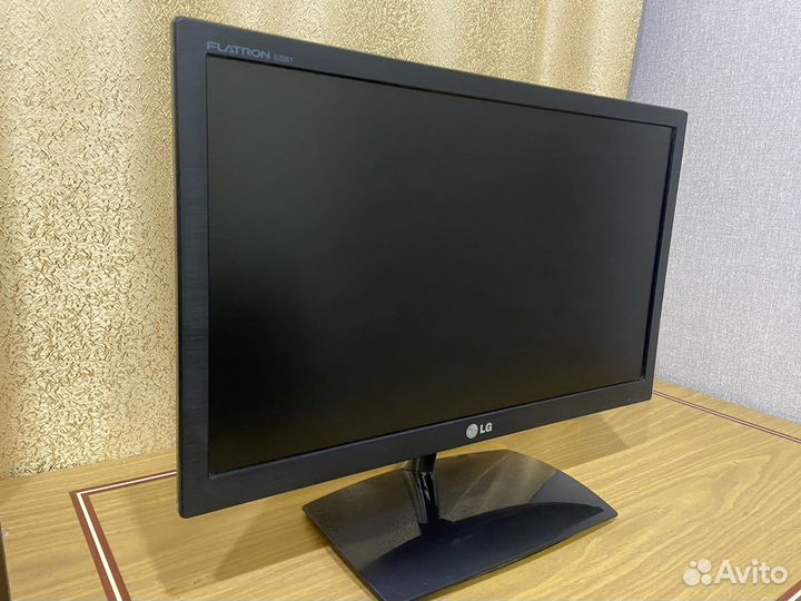 Монитор LG 22