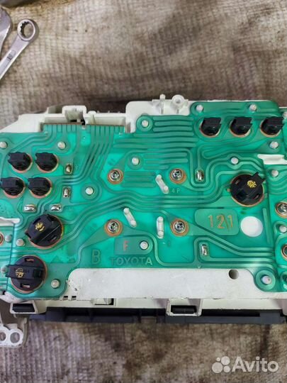 Панель приборов Toyota Corolla E110