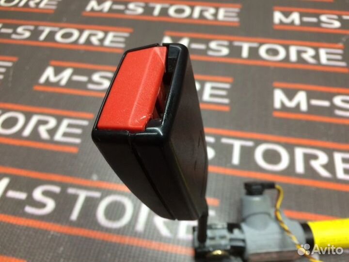 Замок ремня безопасности задний правый Bmw