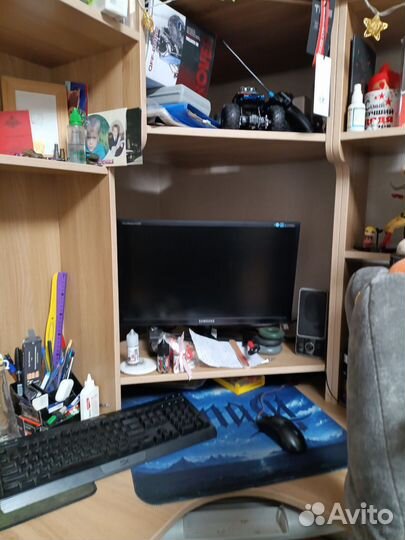 Компьютерный стол